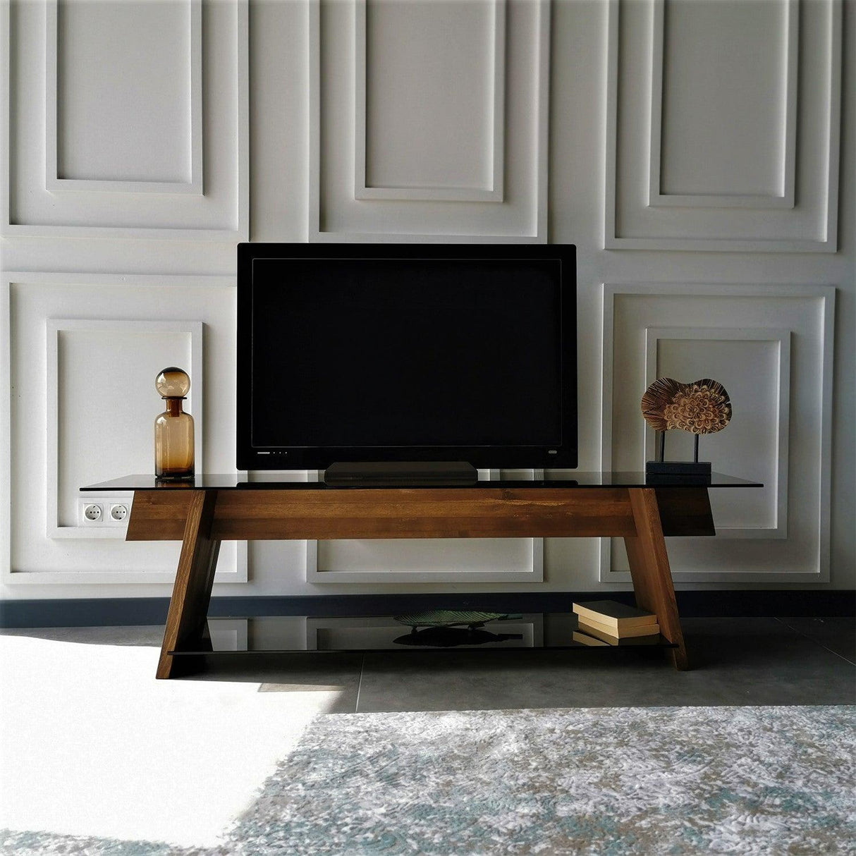 Comoda TV TV201, Nuc, 40x45x158 cm
