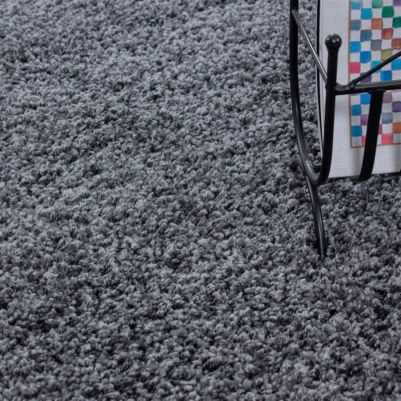 Gri inchis