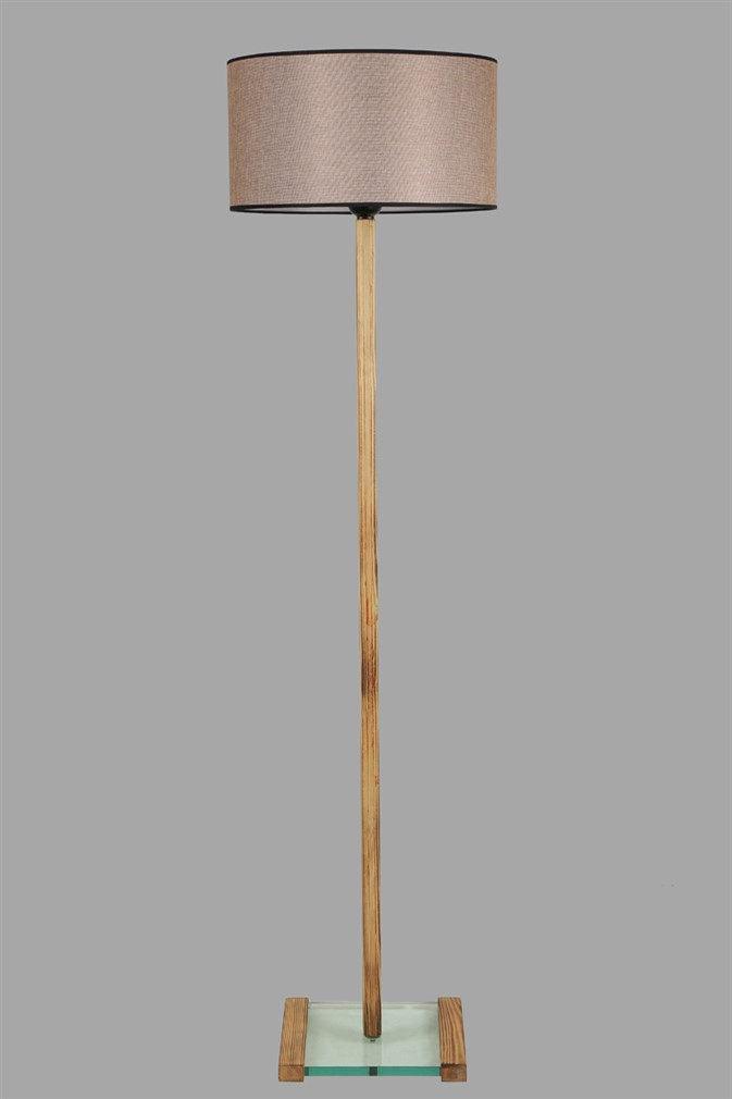 Lampadar 8589, Stejar