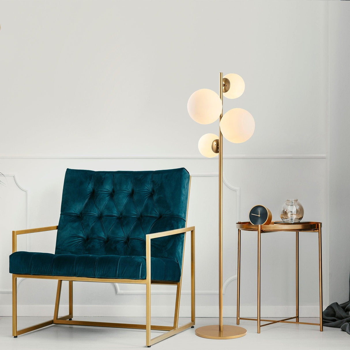 Lampadar Varnius, Negru