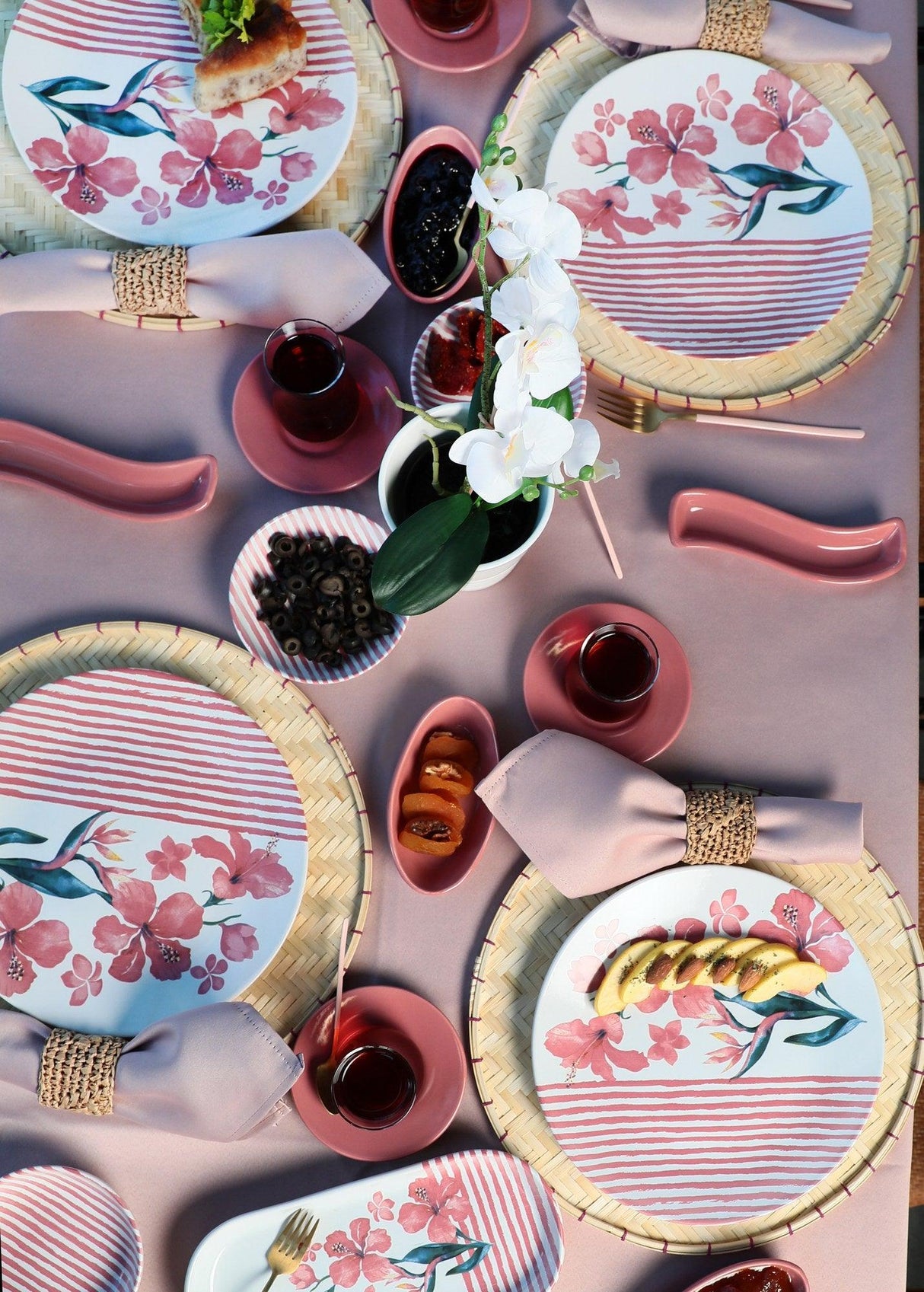 Set de mic dejun, Multicolor, 28 piese, 26 cm