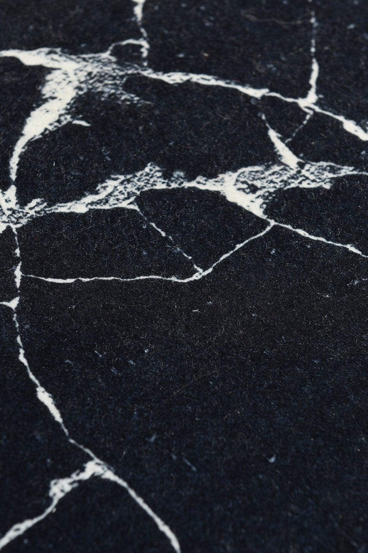 Covor de baie, Negru