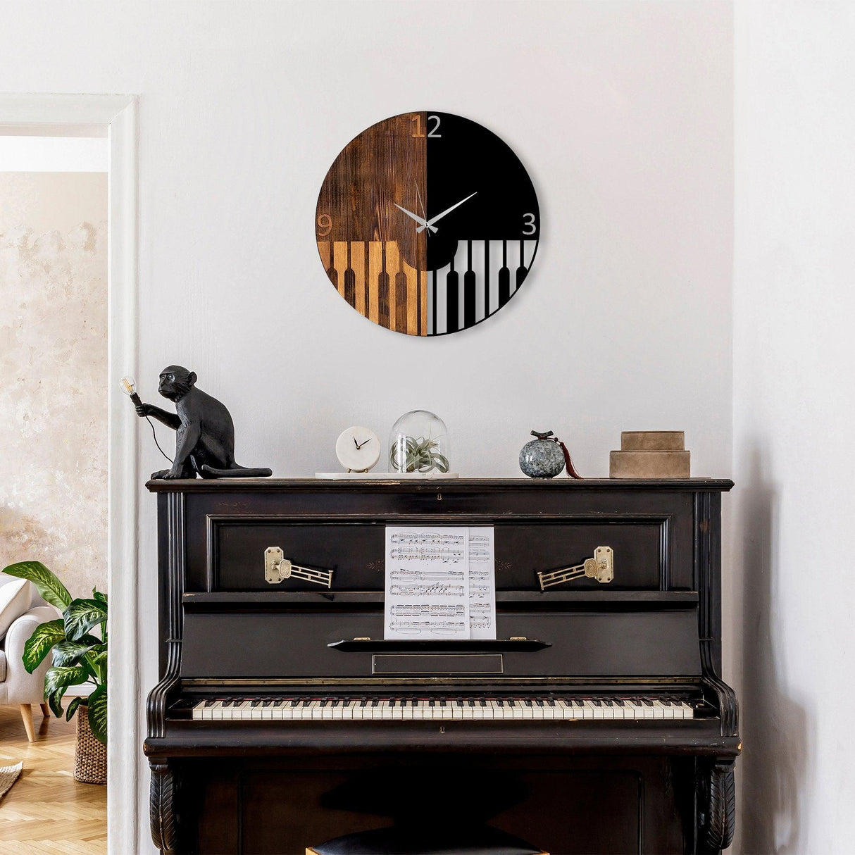 Ceas de perete decorativ din lemn Piano, Nuc, 3x56x56 cm
