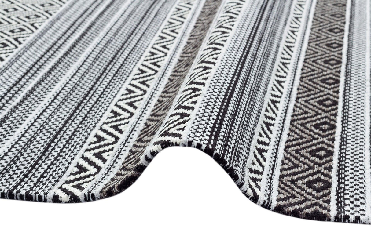 Covor Maze Home INKA, White Black - Adorehome.ro - Covoare - Maze - IN 02 WHITE BLACK _ 80*150