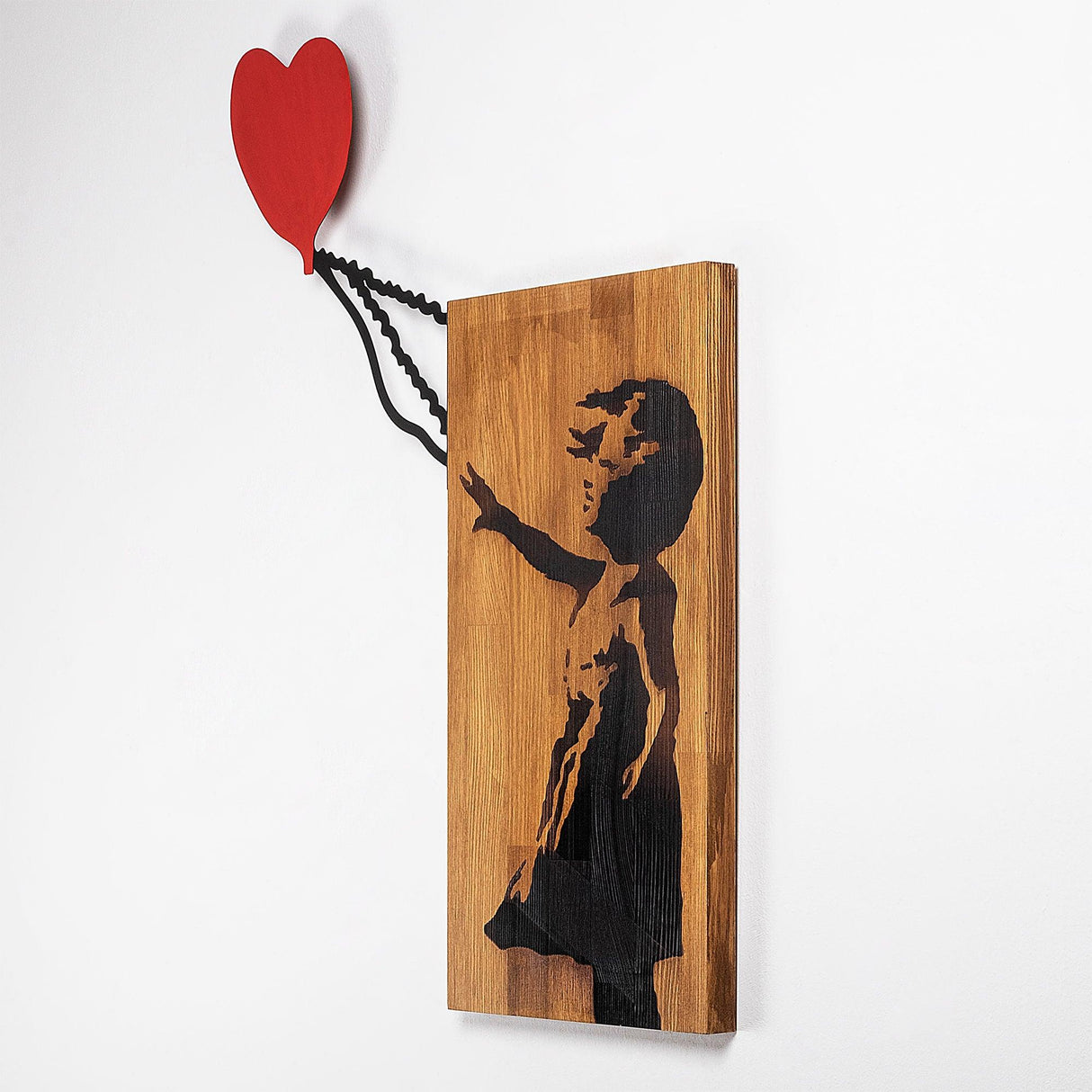 Decoratiune de perete lemn Banksy - 15, Nuc, 60x3x83 cm