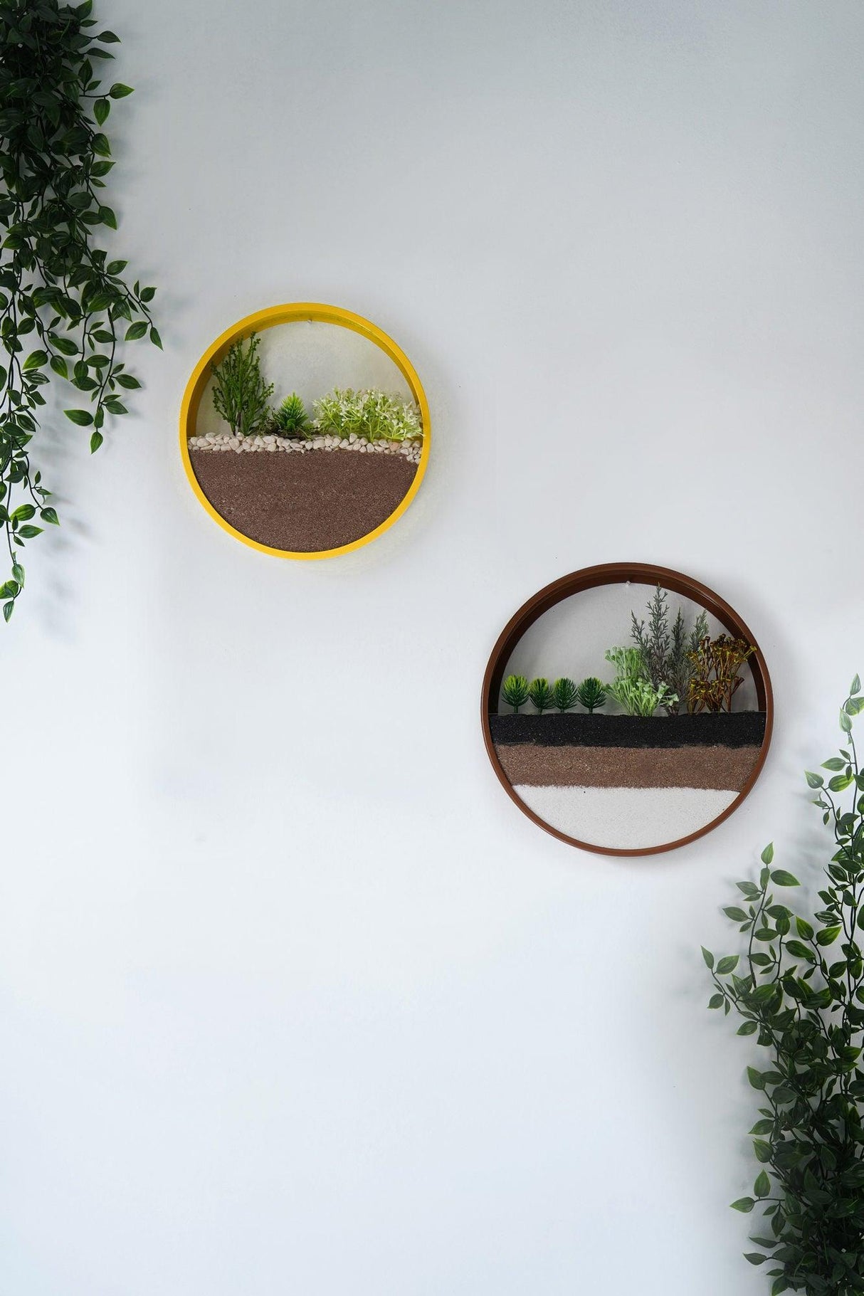 Decoratiune de perete Metal Green Panda, Maro - Galben, 30x5x30 cm, 2 bucati