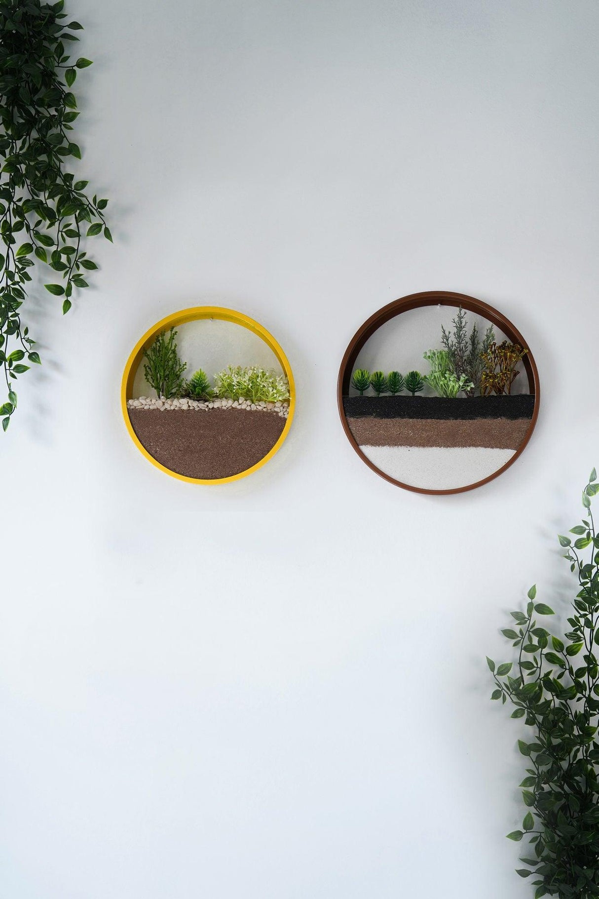 Decoratiune de perete Metal Green Panda, Maro - Galben, 30x5x30 cm, 2 bucati