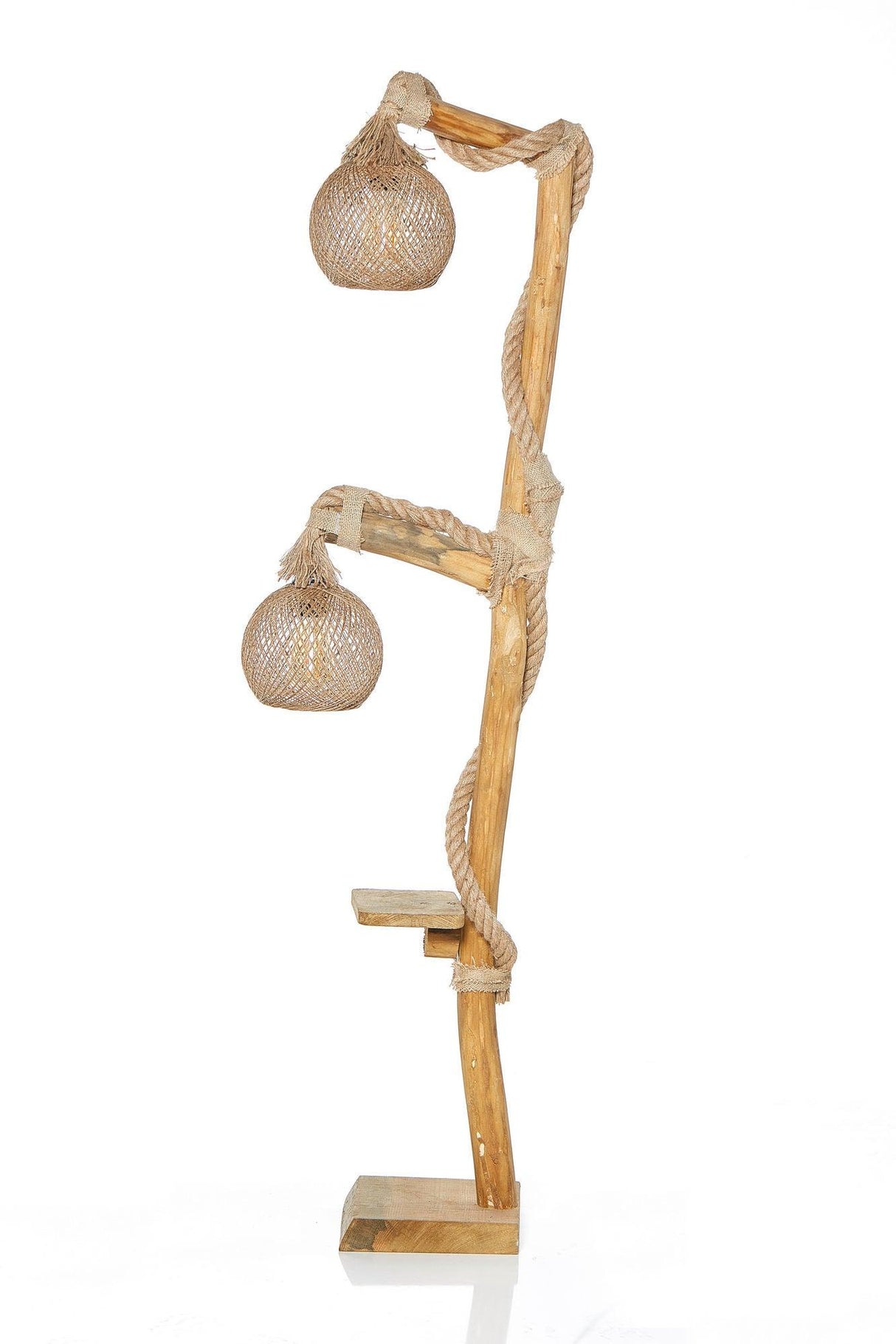 Lampadar Owen, Natural