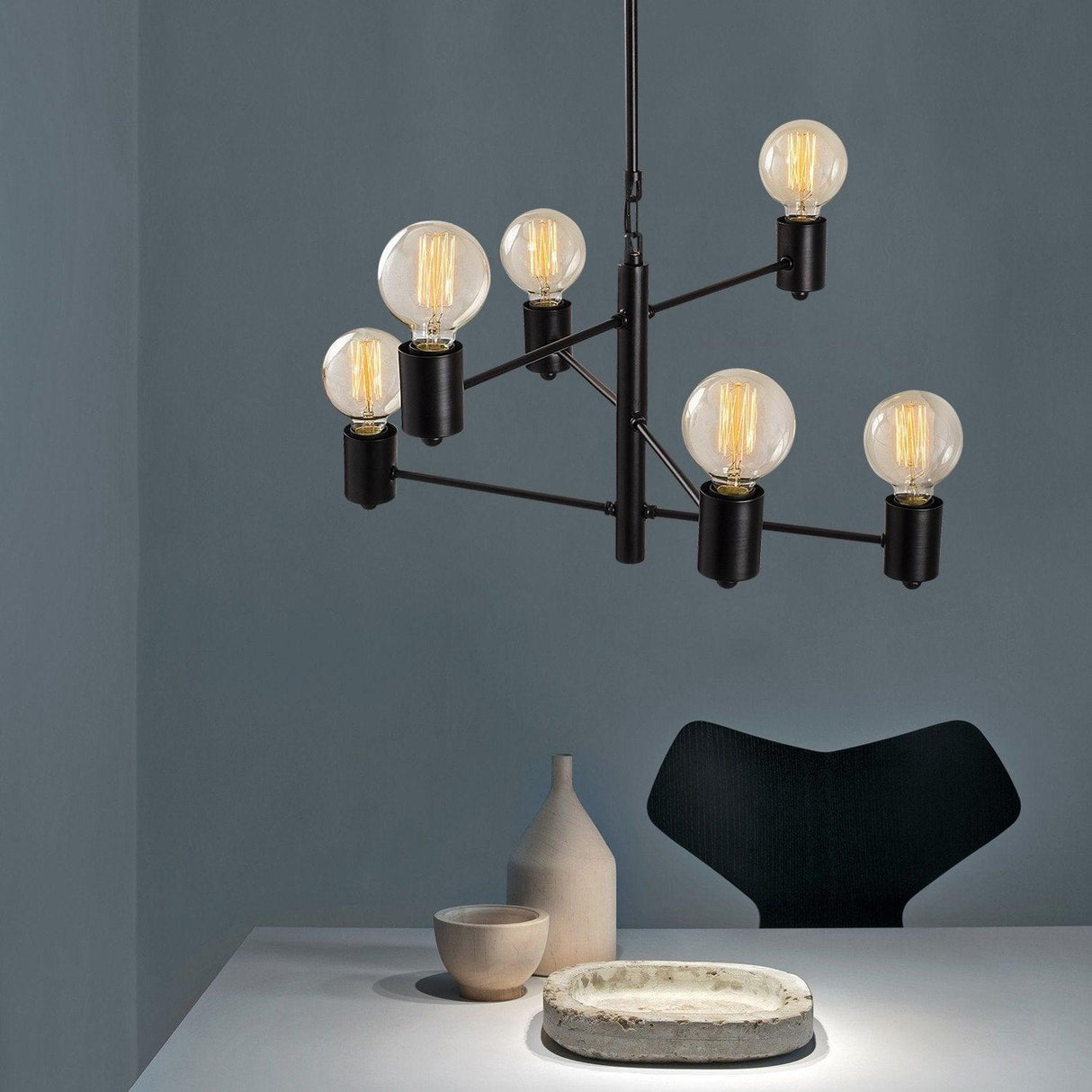 Lustra Alaise, Negru