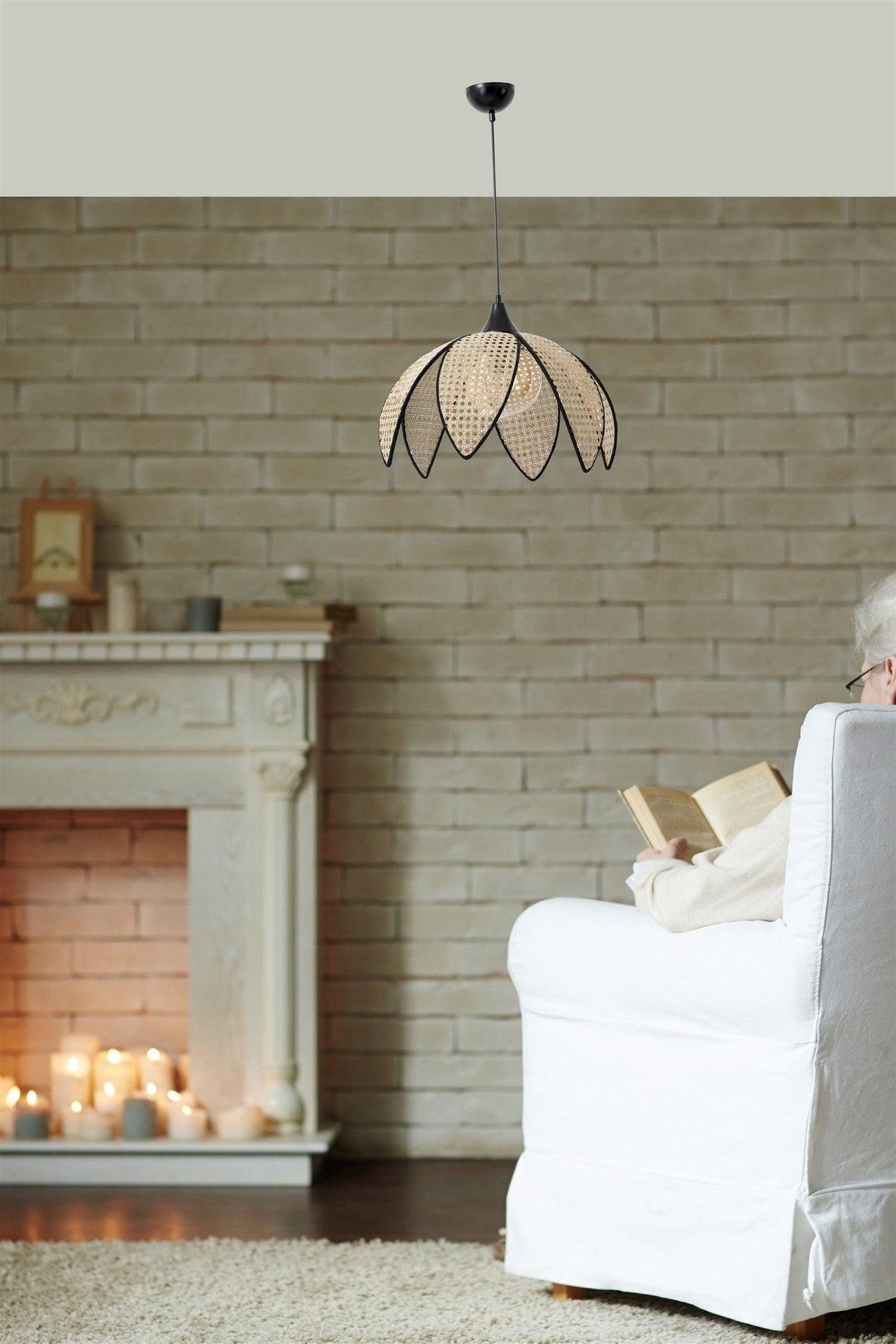 Lustra Boltdesk, Fum