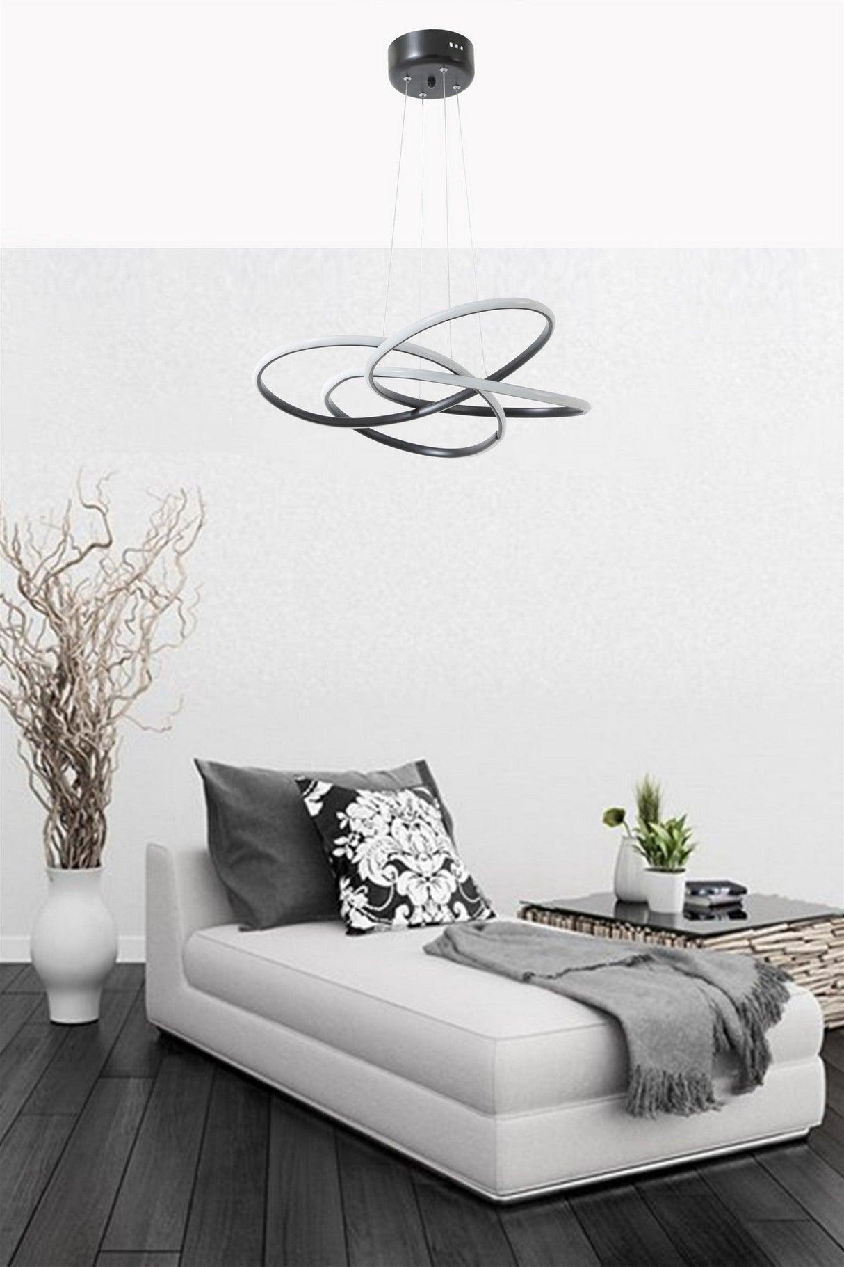 Lustra Mountery, Negru