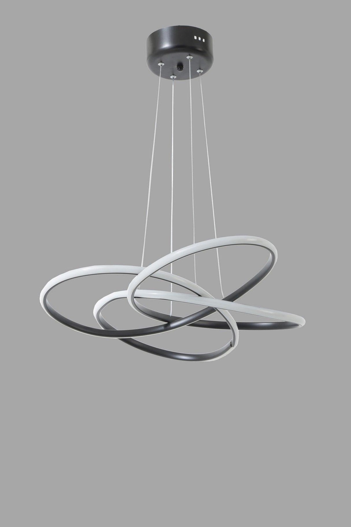 Lustra Mountery, Negru