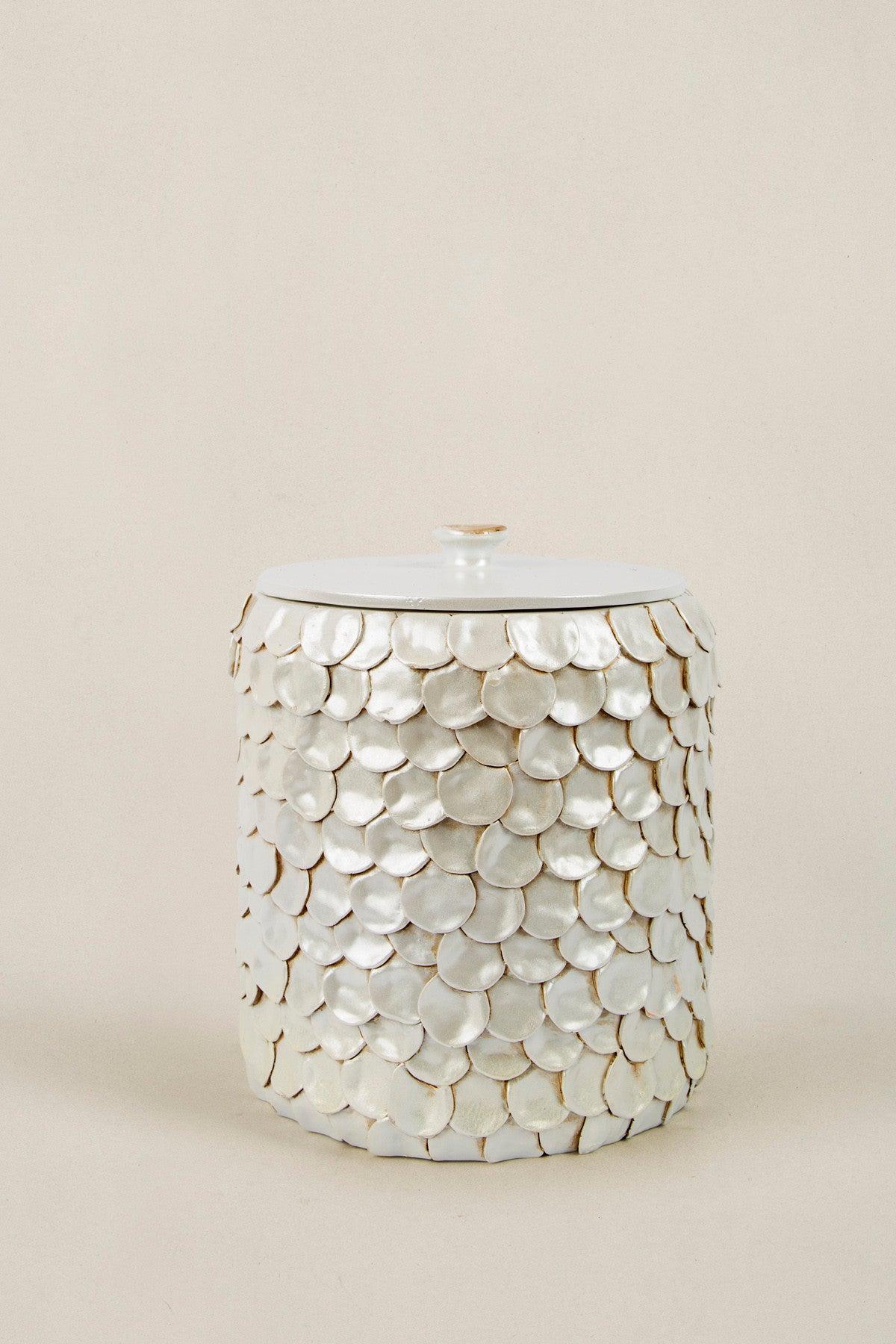 Set de Baie Lux Lindy, Crem, Dozator de sapun, Perie, Suport de periuta de dinti, Sapuniera, Coș de Gunoi