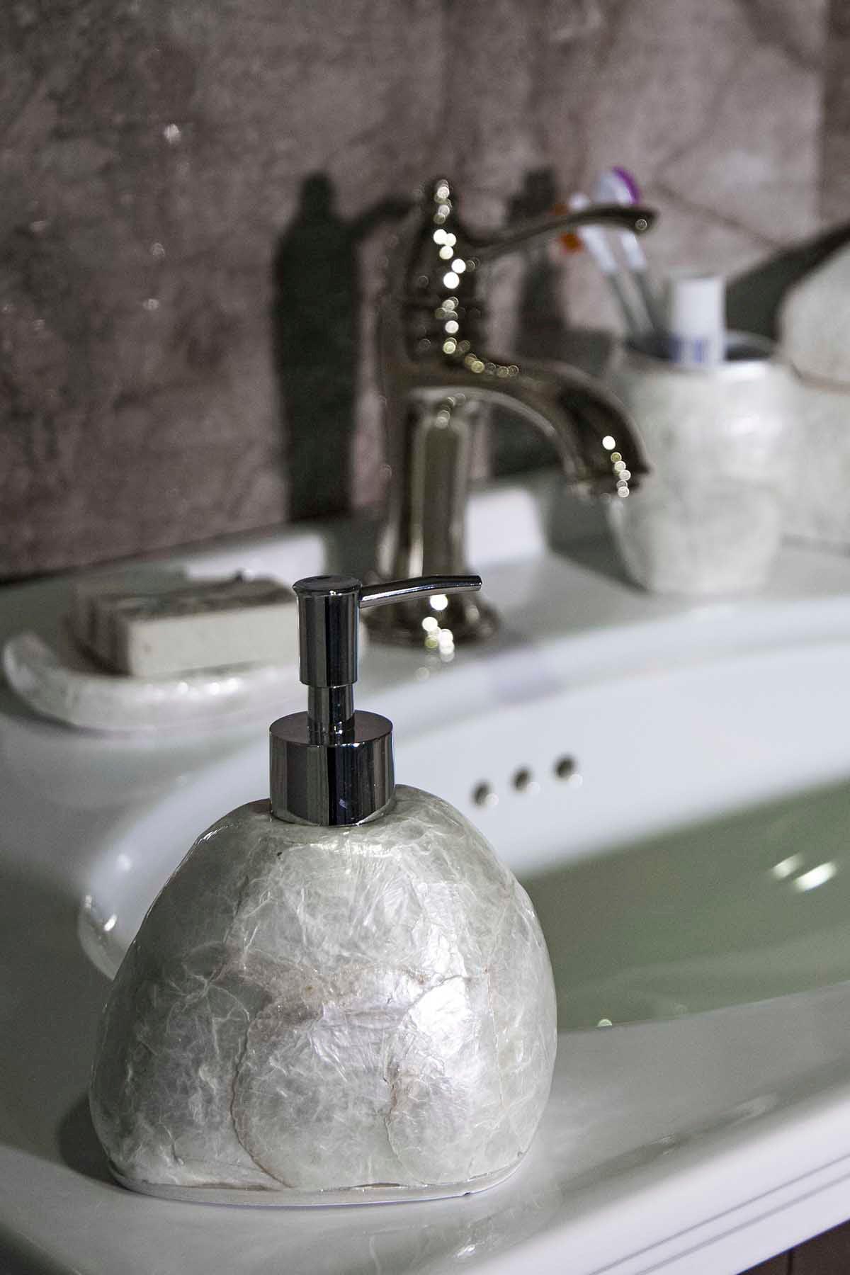 Set de Baie Lux Sedef, Alb, Dozator de sapun, Perie, Suport de periuta de dinti, Sapuniera