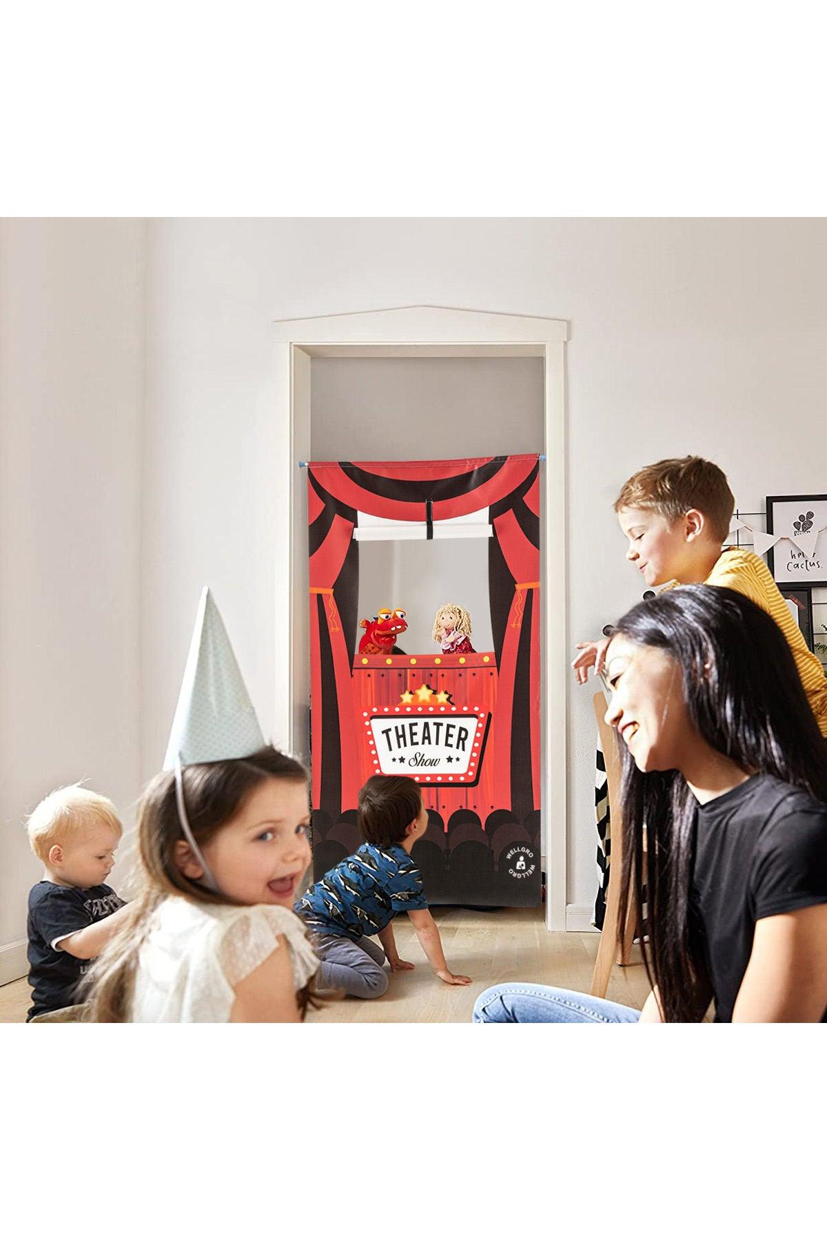 Teatrul din Pragul Uşii, Roșu, 77x0.1x137 cm