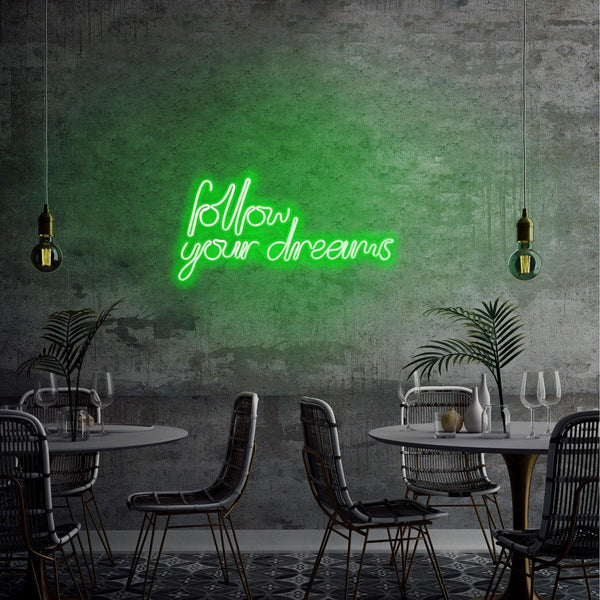 Aplica de Perete Neon Follow Your Dreams, 60x32 cm