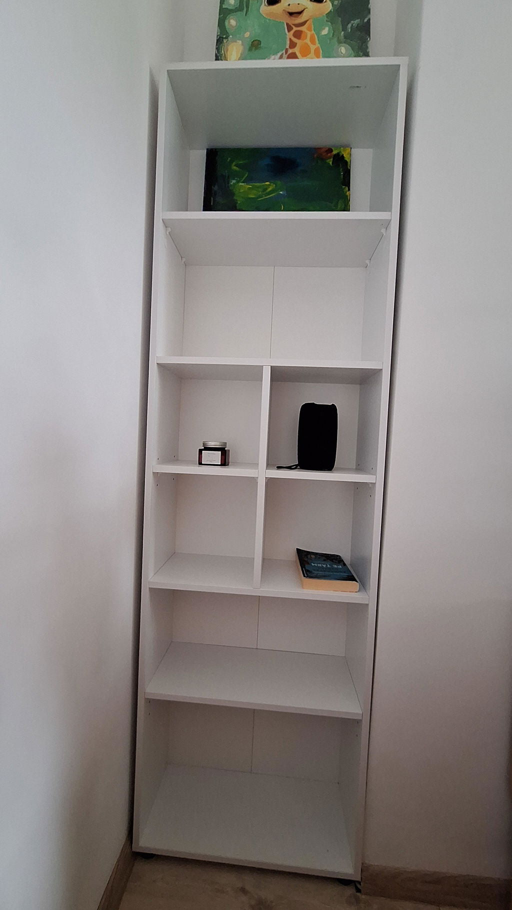Fotografie trimisă de Iulia S. — Bibliotecă Adore White